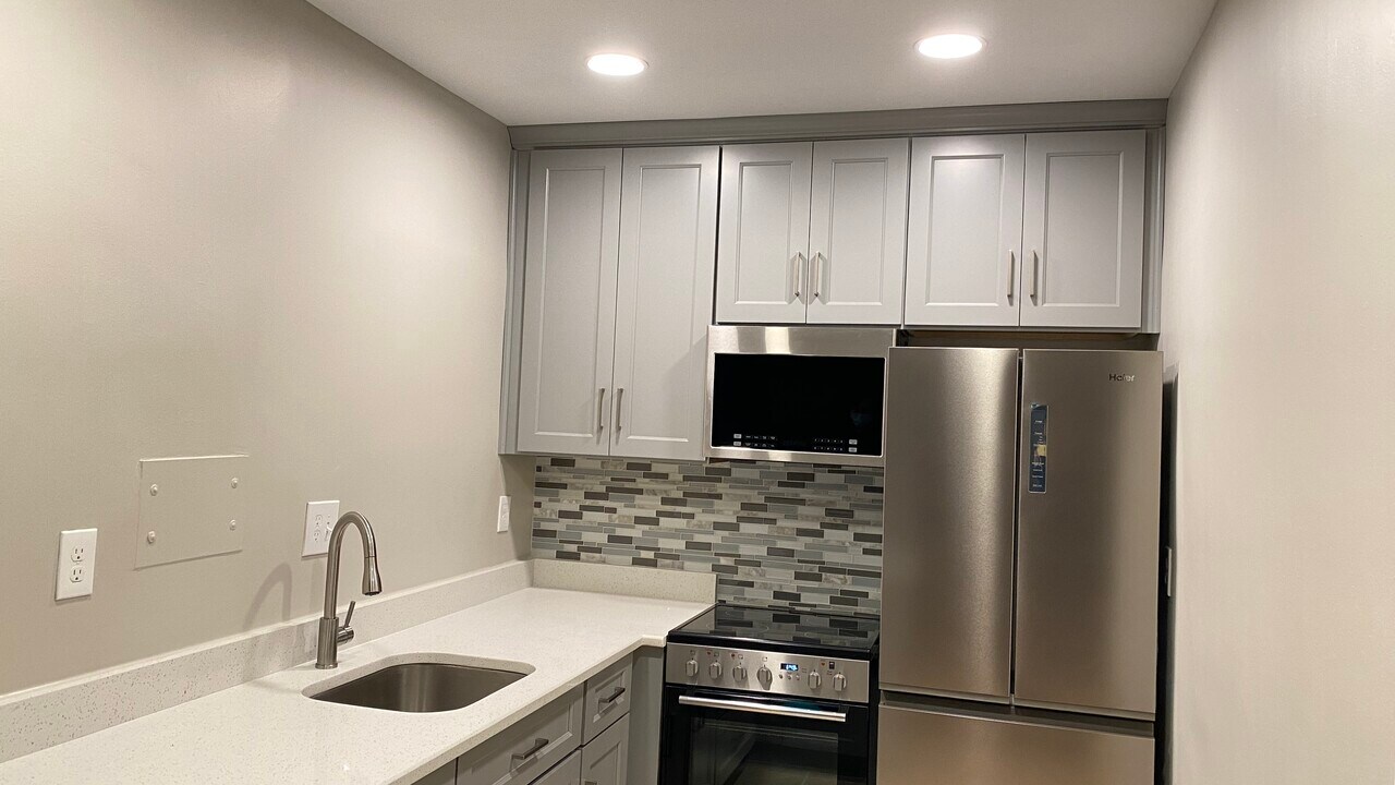 1711 Massachusetts Ave NW, Unit 231 in Washington, DC - Foto de edificio