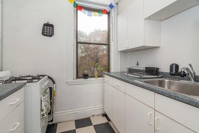 56 Charlesgate E, Unit 56