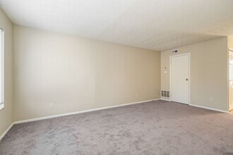 6274-6280-6280 Cherylbrook Ln in Dublin, OH - Building Photo - Building Photo