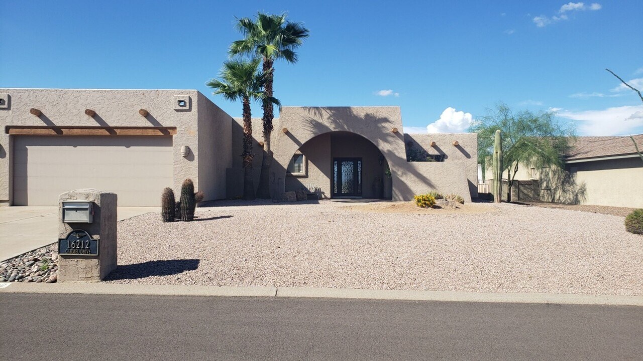 16212 E Carmel Dr in Fountain Hills, AZ - Building Photo