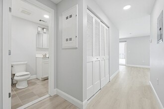 212 Franklin Crossing Rd in Franklin, MA - Building Photo - Building Photo