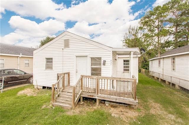 437 Robinson Ave
