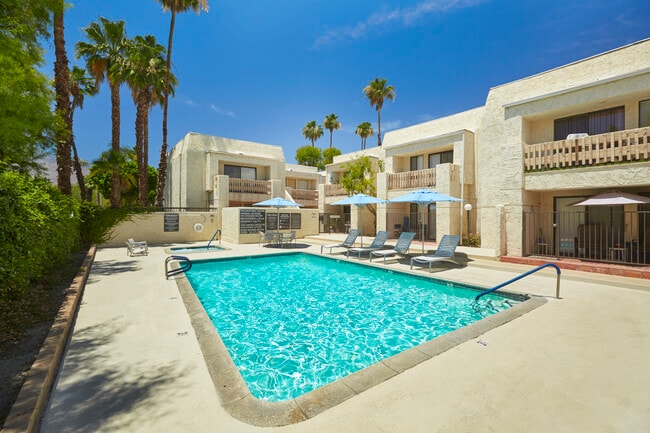 Palm Canyon Terrace in Palm Springs, CA - Foto de edificio - Building Photo