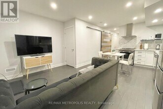 27 Thornton Ave in Toronto, ON - Building Photo - Building Photo