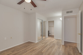 Olive Ridge Senior Living in Peoria, AZ - Building Photo - Interior Photo