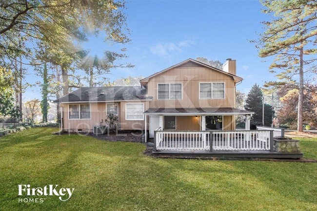 295 Plantation Rd SW