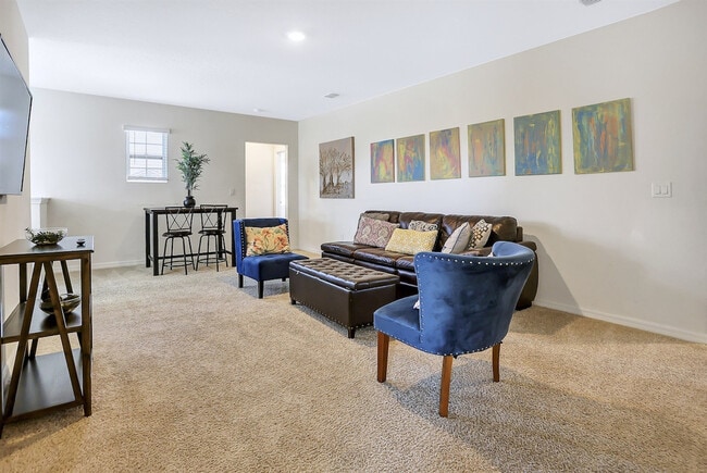 property at 6079 Broad Oak Dr
