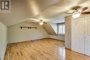 1711 S Porcupine Ave in Innisfil, ON - Building Photo