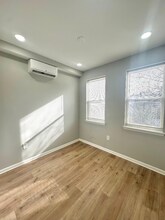 2215 N 10th St, Unit 2 in Philadelphia, PA - Building Photo - Building Photo