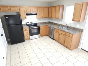 705 Crestland Ave, Unit B9 in Murfreesboro, TN - Foto de edificio - Building Photo