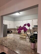 30445 W 14 Mile Rd in Farmington Hills, MI - Building Photo - Building Photo