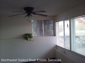 807 N 40th St in Seattle, WA - Building Photo - Building Photo