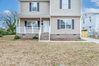 815 E 30th St in Norfolk, VA - Building Photo - Building Photo