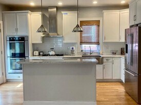 645 E 6th St, Unit 1 in Boston, MA - Building Photo