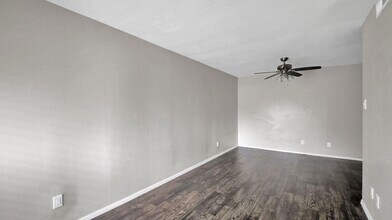 4406 Avenue C, Unit 104 in Austin, TX - Building Photo - Building Photo