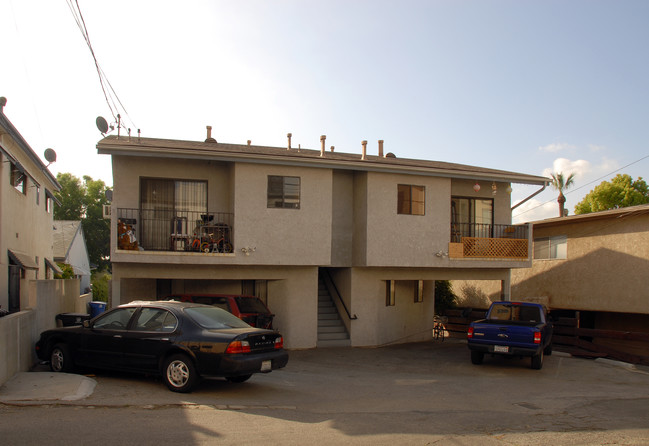 725 E Magnolia Blvd in Burbank, CA - Building Photo - Building Photo