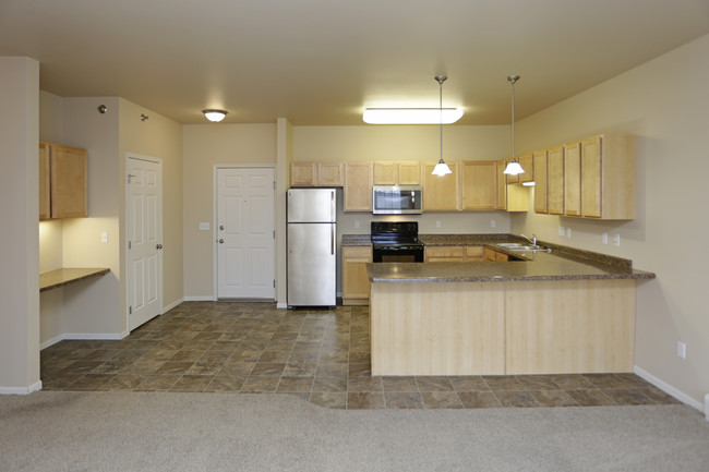 Shadow Ridge Apartments in West Fargo, ND - Building Photo - Interior Photo