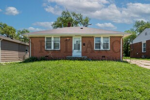 1318 N Chautauqua St