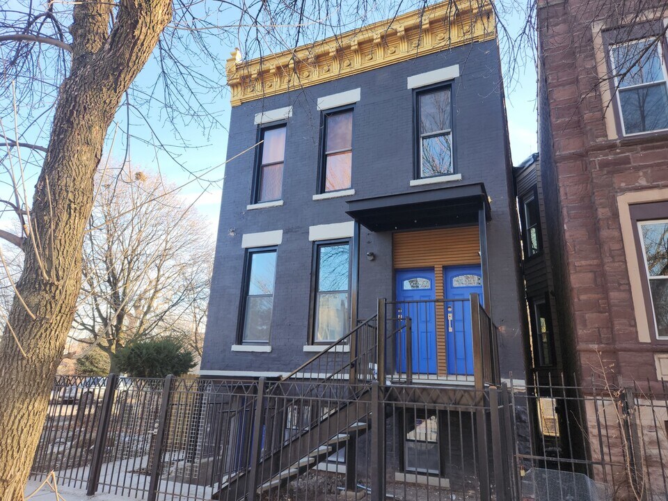 2937 W Jackson Blvd in Chicago, IL - Building Photo