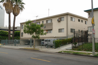 3007 W 5th St in Los Angeles, CA - Building Photo - Building Photo