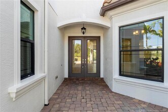 255 Calmo Cir in Port St. Lucie, FL - Building Photo - Building Photo