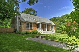 156 Suffolk St in Sag Harbor, NY - Building Photo