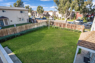 985 Valencia St in Costa Mesa, CA - Building Photo - Building Photo