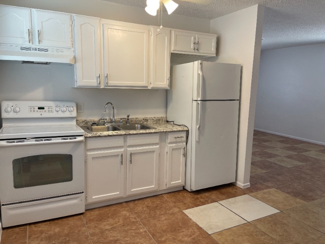 220 W 9th St