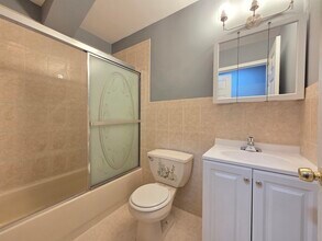 82 Mallory Ave in Jersey City, NJ - Building Photo - Building Photo