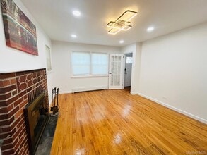 5 Prospect St in Glen Head, NY - Building Photo - Building Photo