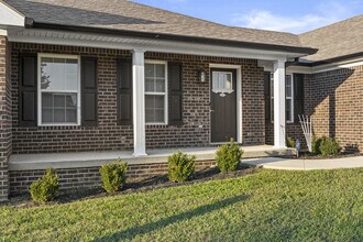 240 Banyan Blvd in Richmond, KY - Building Photo - Building Photo