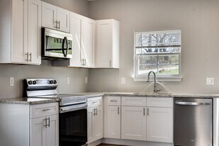 348 Kristen Ct in Columbia, TN - Building Photo