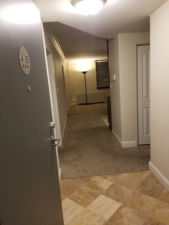 700 E 8th St in Kansas City, MO - Building Photo