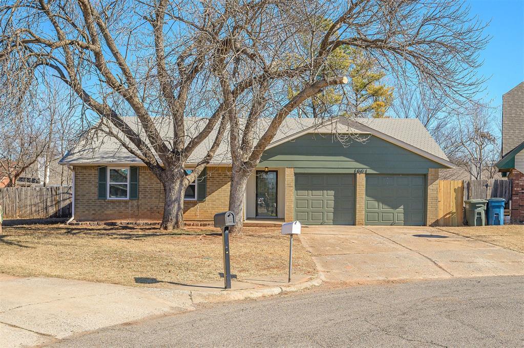 1001 Juno Cir in Edmond, OK - Building Photo