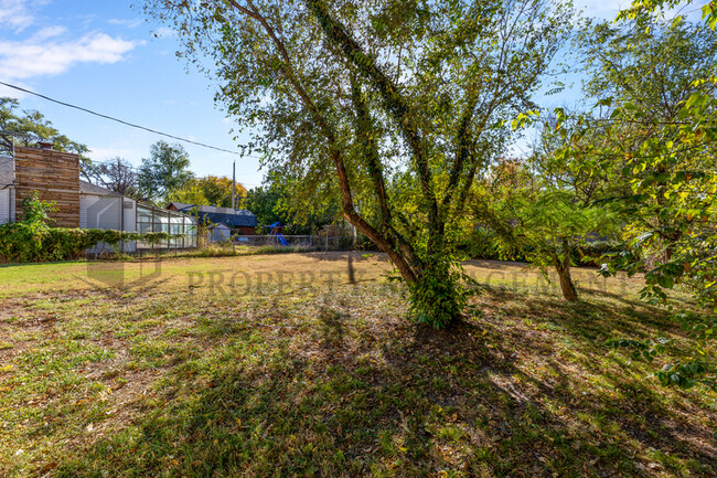 2309 W Graber St in Wichita, KS - Foto de edificio - Building Photo