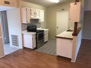 6076 Dooley Dr in The Colony, TX - Building Photo - Building Photo