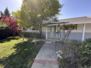 5524 Illinois Ct in Concord, CA - Building Photo - Building Photo