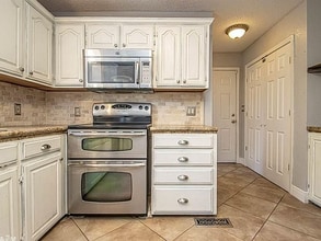 2402 Shaker Ridge in Benton, AR - Building Photo - Building Photo