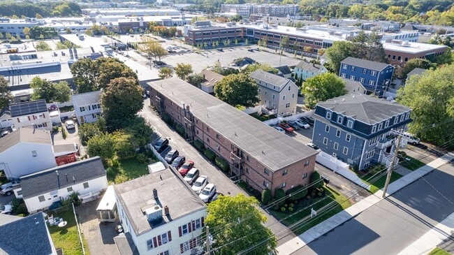 146 Willow St in Waltham, MA - Building Photo - Building Photo