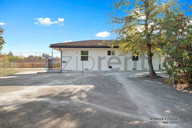 property at 3721 Northridge Dr
