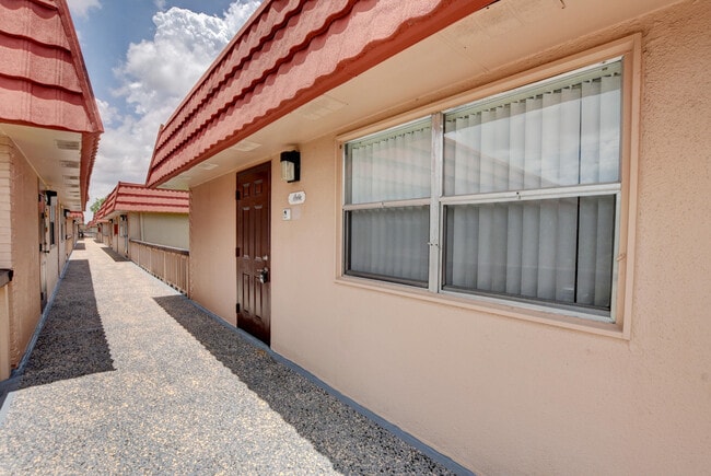 193 Tuscany Ln in Delray Beach, FL - Building Photo - Building Photo