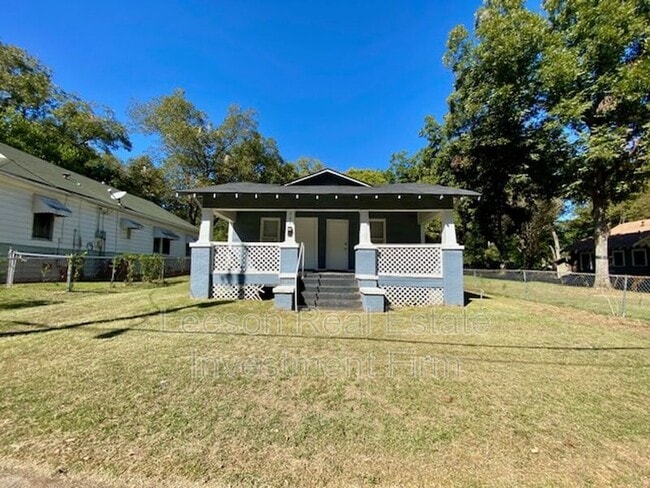 property at 262 E 68th St