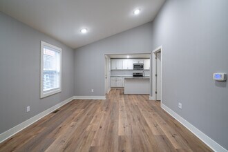 610 4th St NW, Unit #1 in Grand Rapids, MI - Foto de edificio - Building Photo