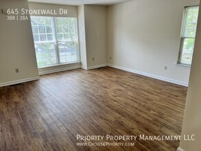 645 Stonewall Dr in Harrisonburg, VA - Building Photo - Building Photo