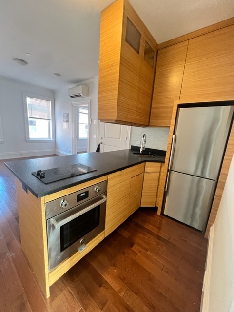 106 Myrtle St, Unit 7 in Boston, MA - Building Photo