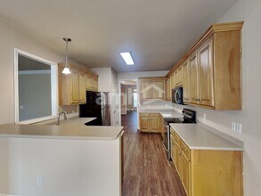 2017 Keene Cir in Spring Hill, TN - Foto de edificio - Building Photo