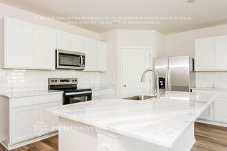 8017 Majestic Palms Ct in Venice, FL - Building Photo - Building Photo