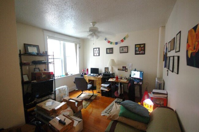 548 Cambridge St, Unit 3A in Boston, MA - Building Photo - Building Photo