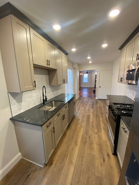 307 1/2 Coral St in Lancaster, PA - Building Photo