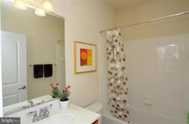 705 Hendrix Ave in Gaithersburg, MD - Building Photo - Building Photo